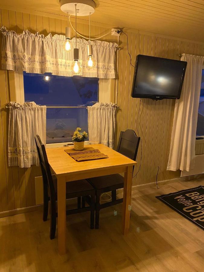 Koselig Studioleilighet I Svolvaer - Lofoten Ved Svolvaergeita, Djevelporten Buitenkant foto