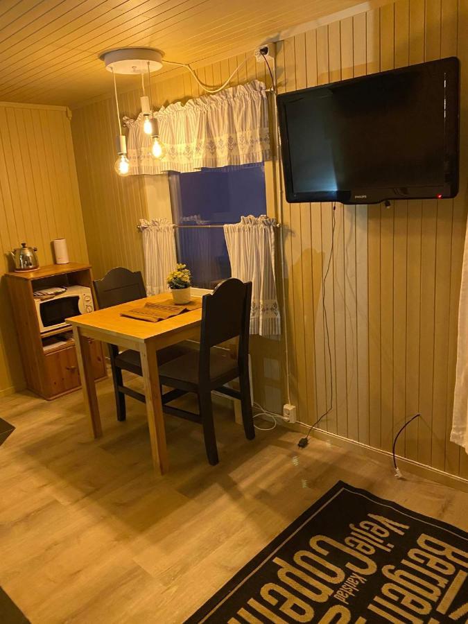 Koselig Studioleilighet I Svolvaer - Lofoten Ved Svolvaergeita, Djevelporten Buitenkant foto