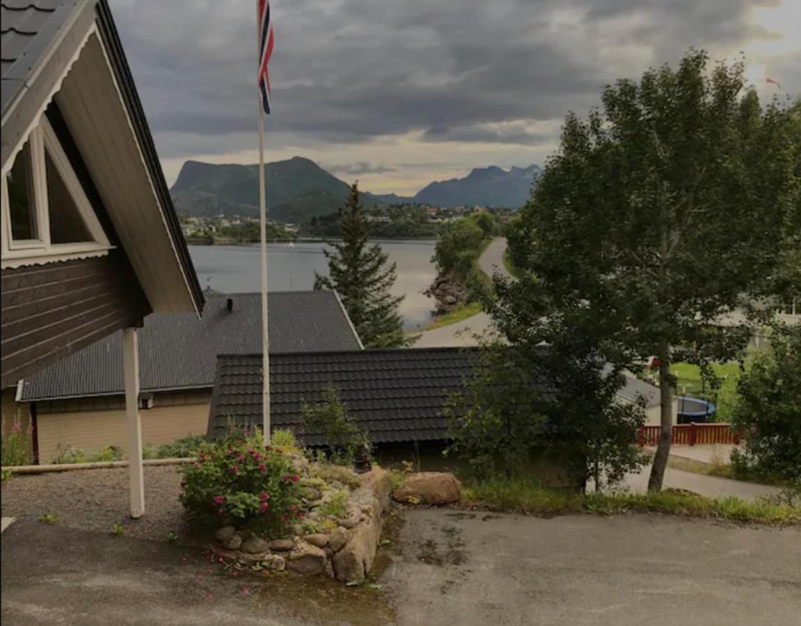 Koselig Studioleilighet I Svolvaer - Lofoten Ved Svolvaergeita, Djevelporten Buitenkant foto