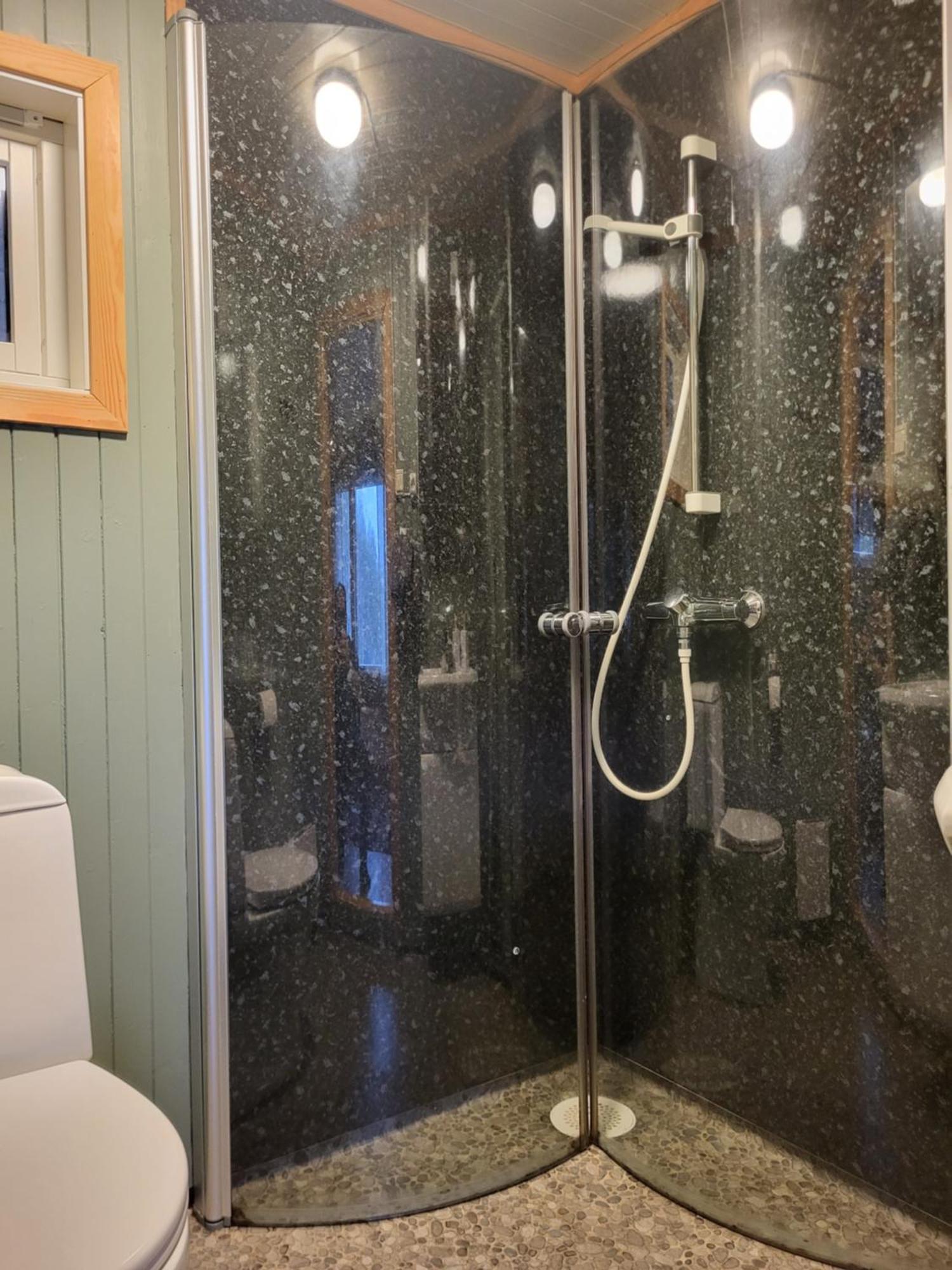 Koselig Studioleilighet I Svolvaer - Lofoten Ved Svolvaergeita, Djevelporten Buitenkant foto